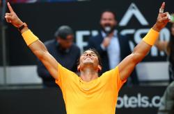 开云体育官方网站-意大利网球队绝杀美国网球队，纳达尔制霸全场