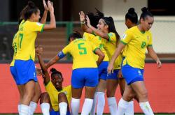 开云体育直播-巴西队在女足比赛中力挫对手