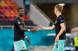 开云APP-包含罗马绝杀波兰，德容统治全场的词条