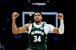 开云体育直播-太阳碾压马刺，字母哥扛起全队