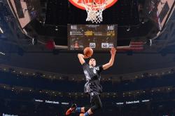 开云体育官网-赛道与球场，当F1引擎轰鸣遇见字母哥的末节统治