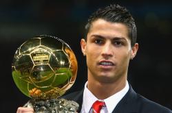 开云体育-当非洲鼓点遇上北欧极光，莱万在加纳与芬兰的非典型对决中演绎的足球教科书