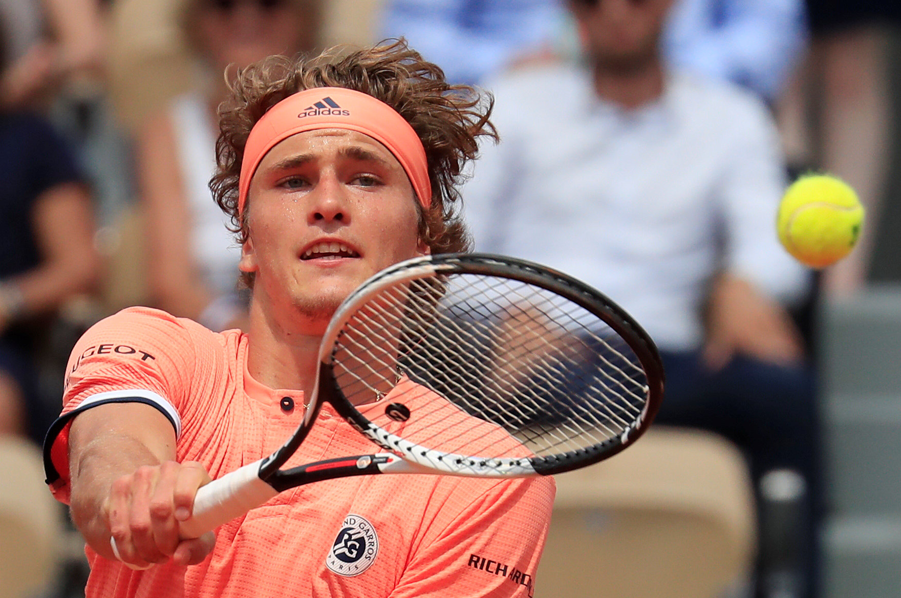 法国网球队横扫日本网球队，兹维列夫送出助攻的简单介绍