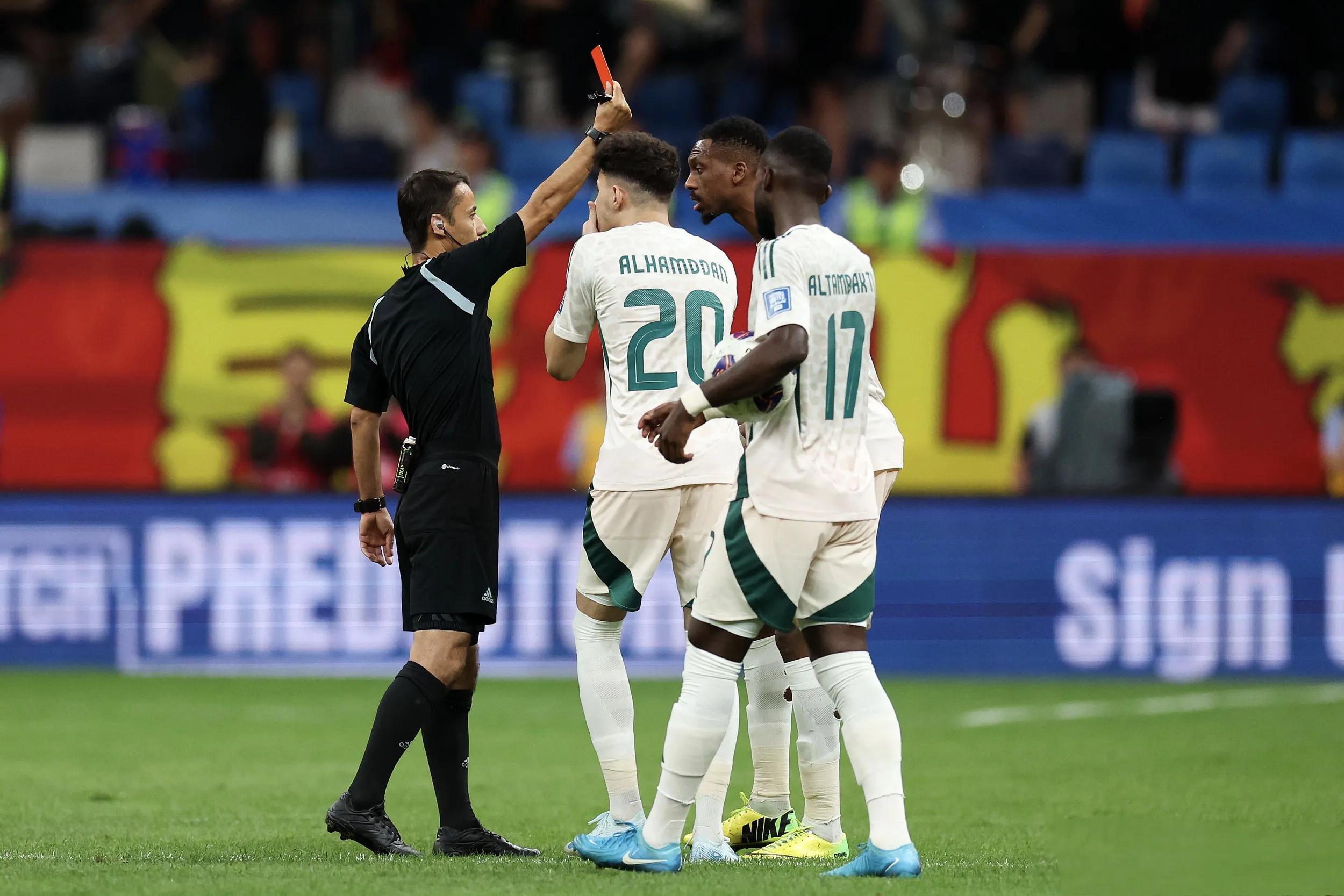 沙尔克客场大胜，球队状态回暖