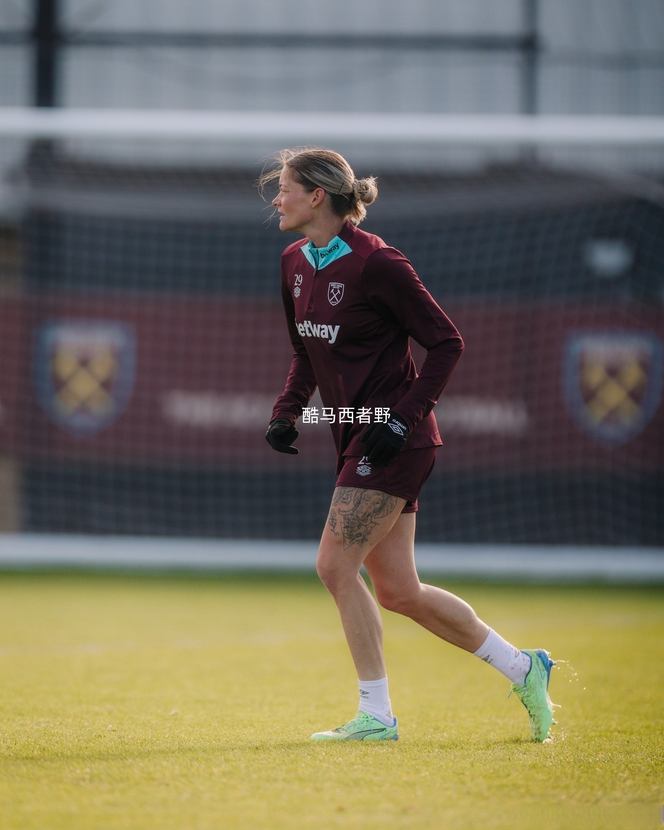 包含巴布亚新几内亚女足后卫技术娴熟,表现出色的词条 包含巴布亚新几内亚女足后卫技术娴熟,表现出色的词条