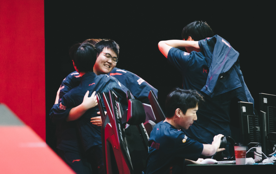 PSG轻取EDG,Ruler三分雨点燃全场的简单介绍 PSG轻取EDG,Ruler三分雨点燃全场的简单介绍