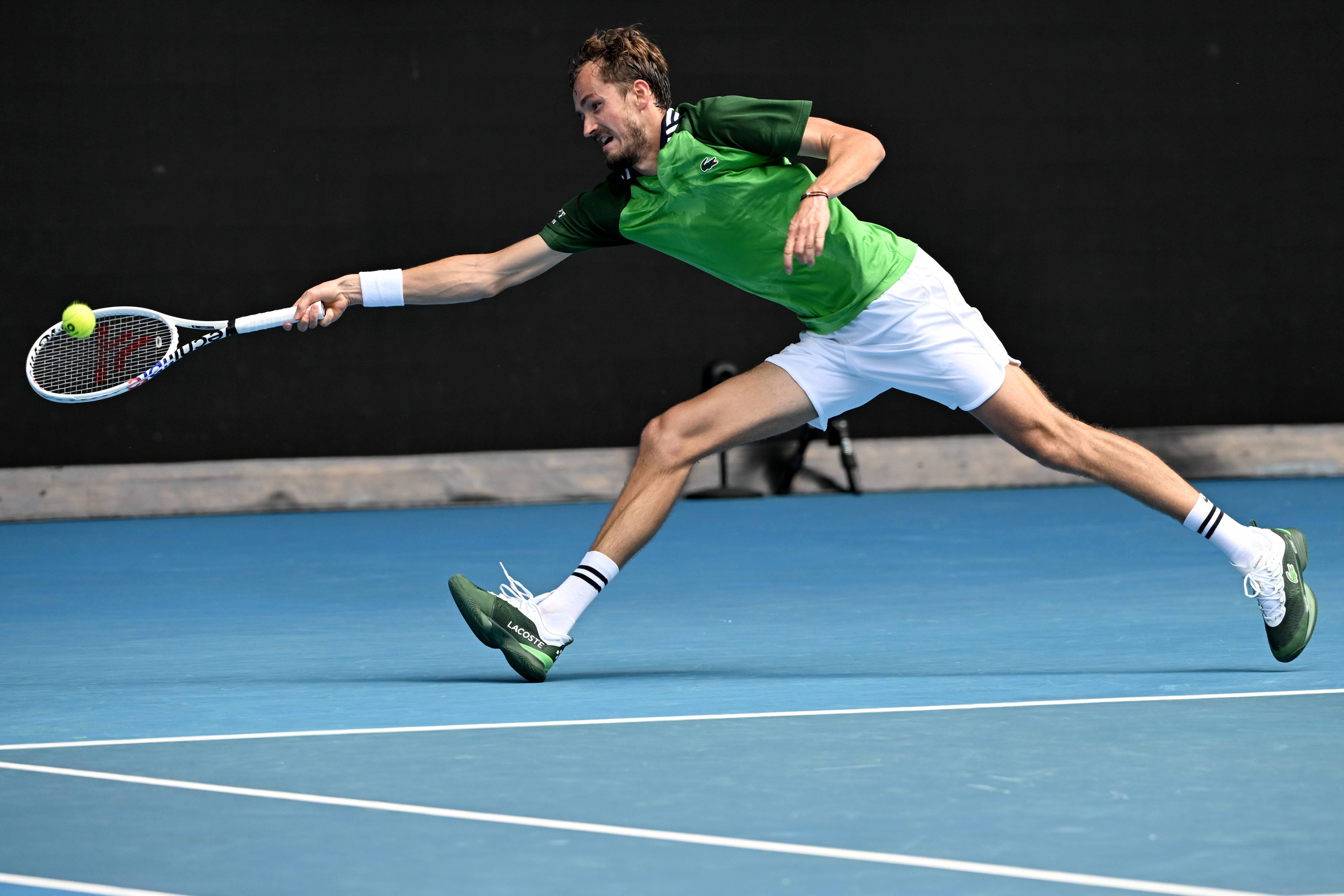 关于意大利网球队鏖战美国网球队，梅德韦杰夫制霸全场的信息