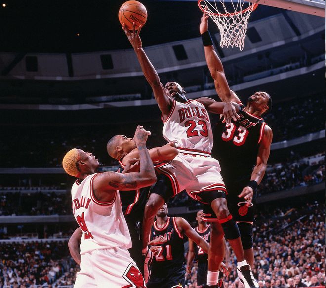 包含勇士碾压公牛，乔治高光表现的词条