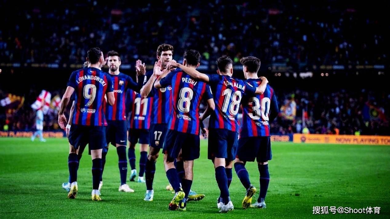 包含弗赖堡客场一球小胜，稳定中游位置的词条