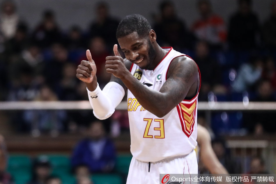 天津泰达迎来关键胜利，击败深圳队