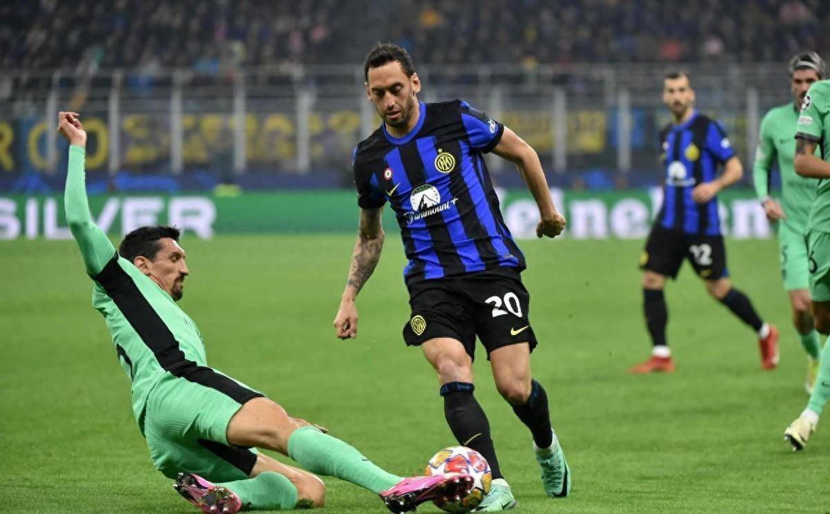 马竞后防高位逼抢，取得多次关键断球破门的简单介绍