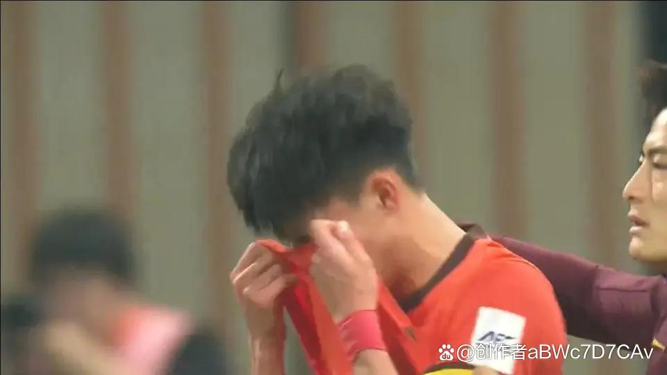 赛场上一场惊心动魄的比赛圆满结束