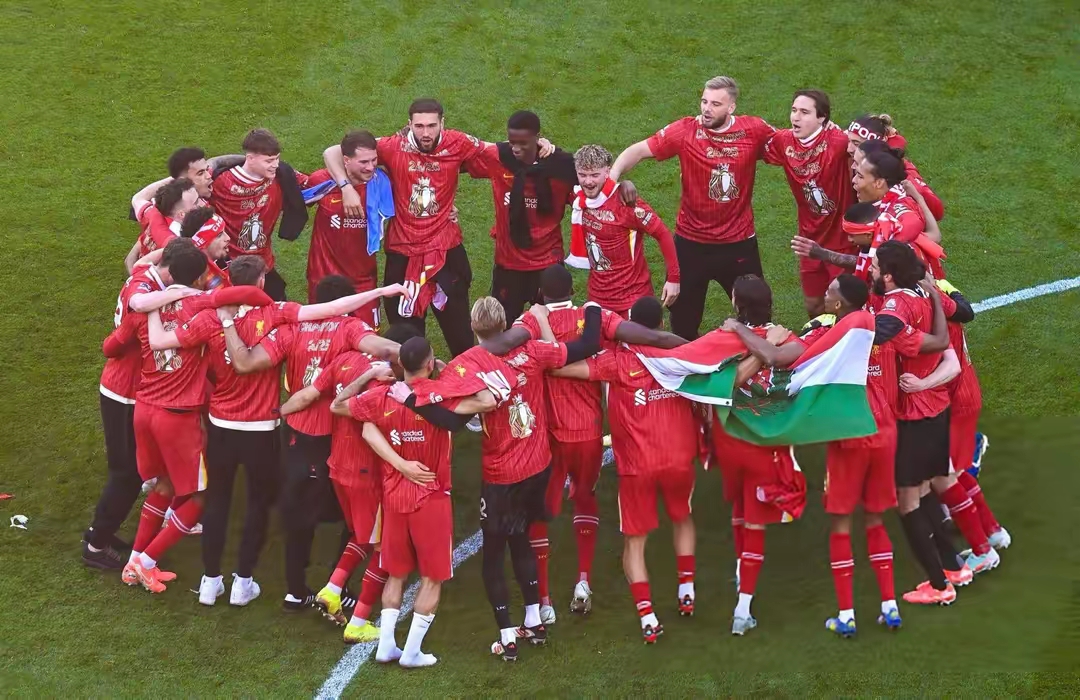 包含慕尼黑队员们在比赛中展现出色,奋勇争取胜利的词条 包含慕尼黑队员们在比赛中展现出色,奋勇争取胜利的词条