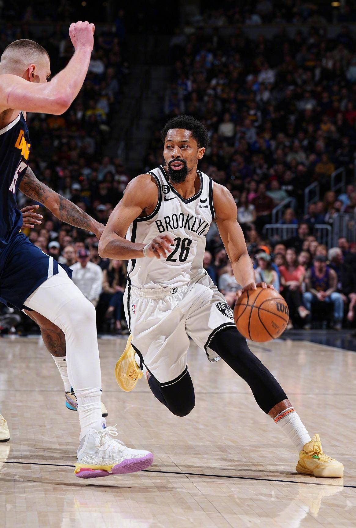 雄鹿B队逆转掘金,卡鲁索三分雨点燃全场 雄鹿B队逆转掘金,卡鲁索三分雨点燃全场