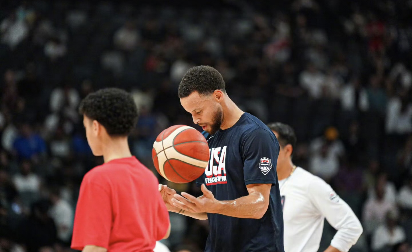 韦格霍斯特助攻创造进球，帮助球队赢得比赛的简单介绍