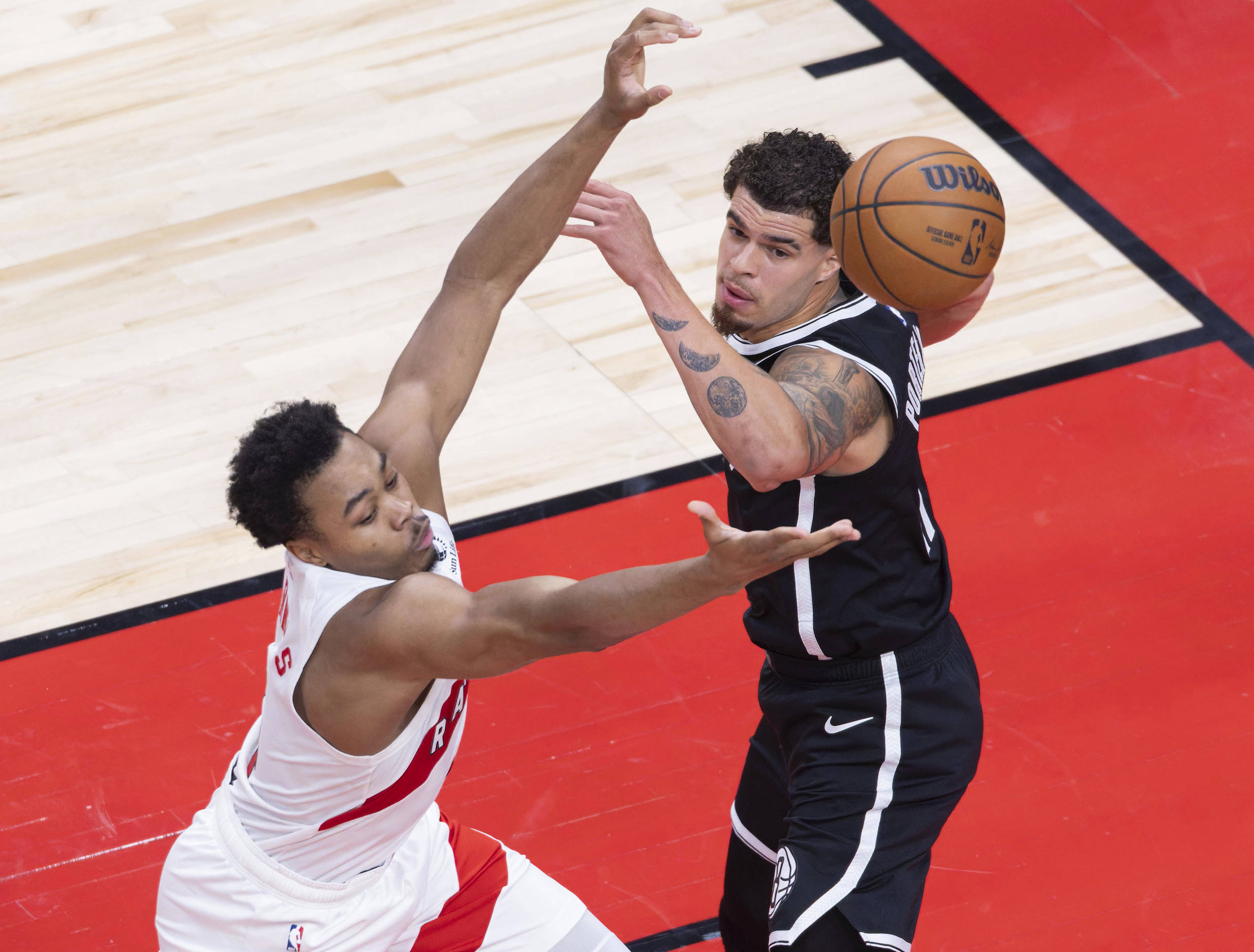 篮网队在主场比赛中轻松取胜