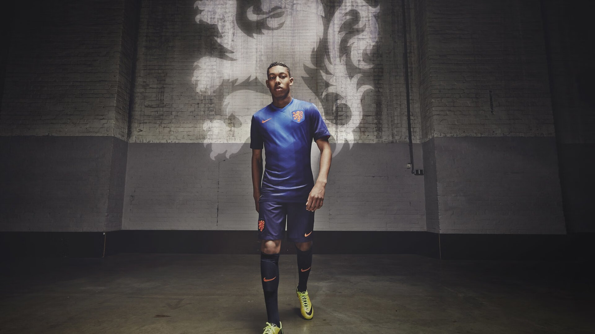 年度焦点之战之夜，厄德高全程高能输出，谱写中场大师的璀璨华章